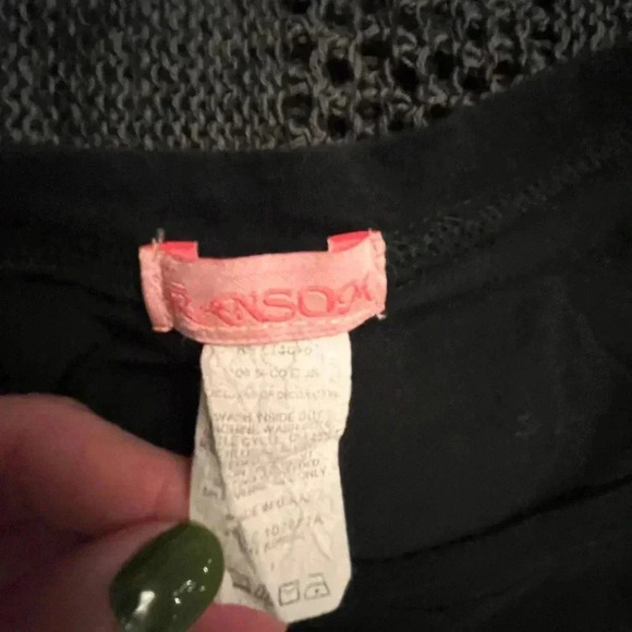 ~Cute~ T-Shirt - Large - Picture 4 of 5